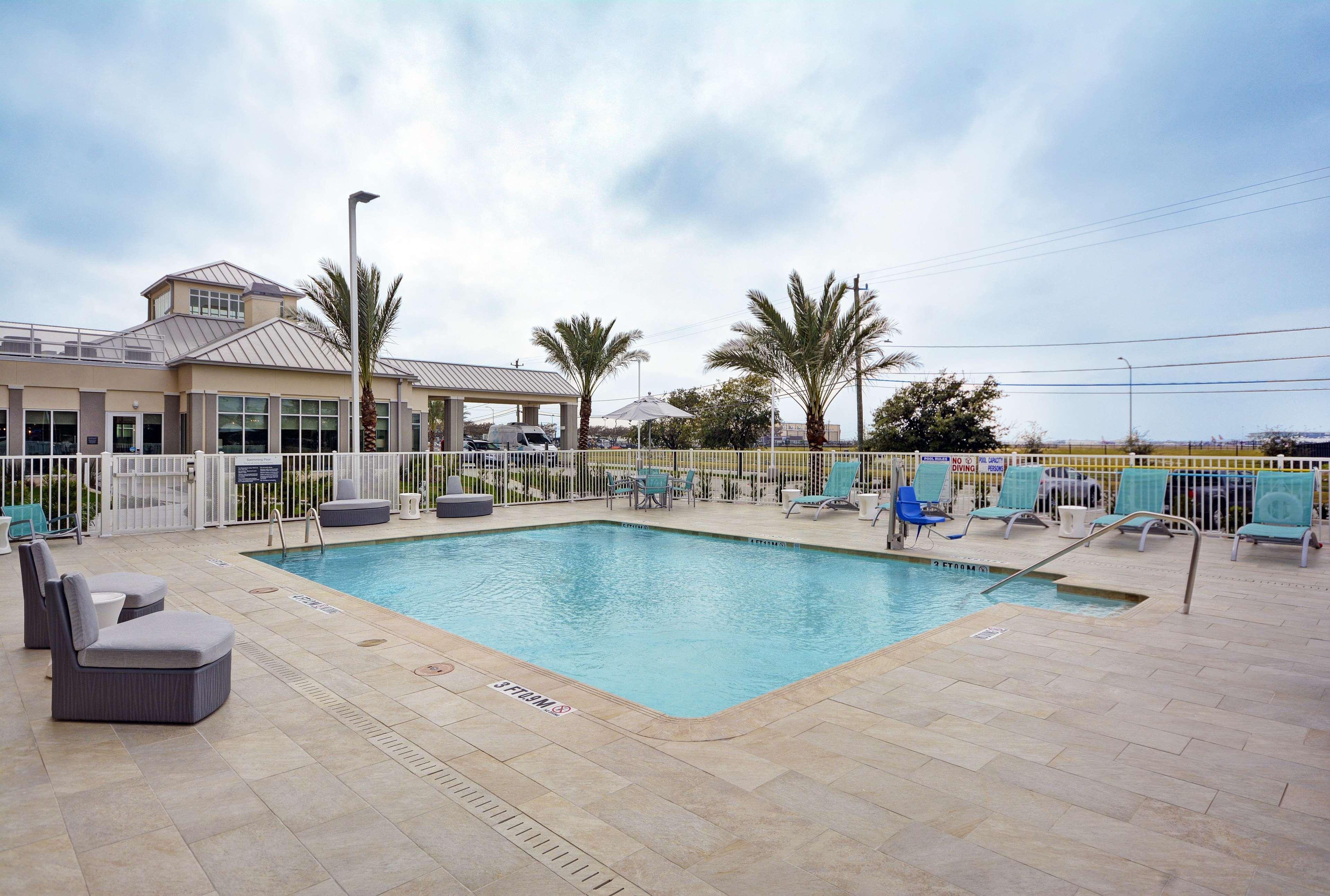 Hilton Garden Inn Houston Hobby Airport Exterior photo