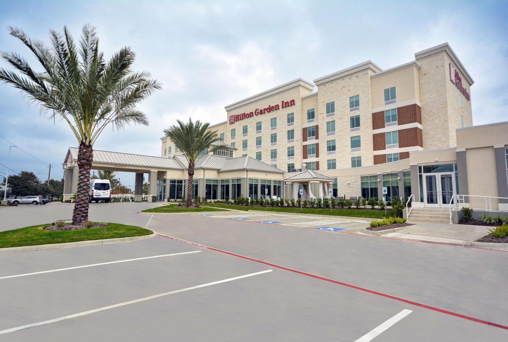 Hilton Garden Inn Houston Hobby Airport Exterior photo